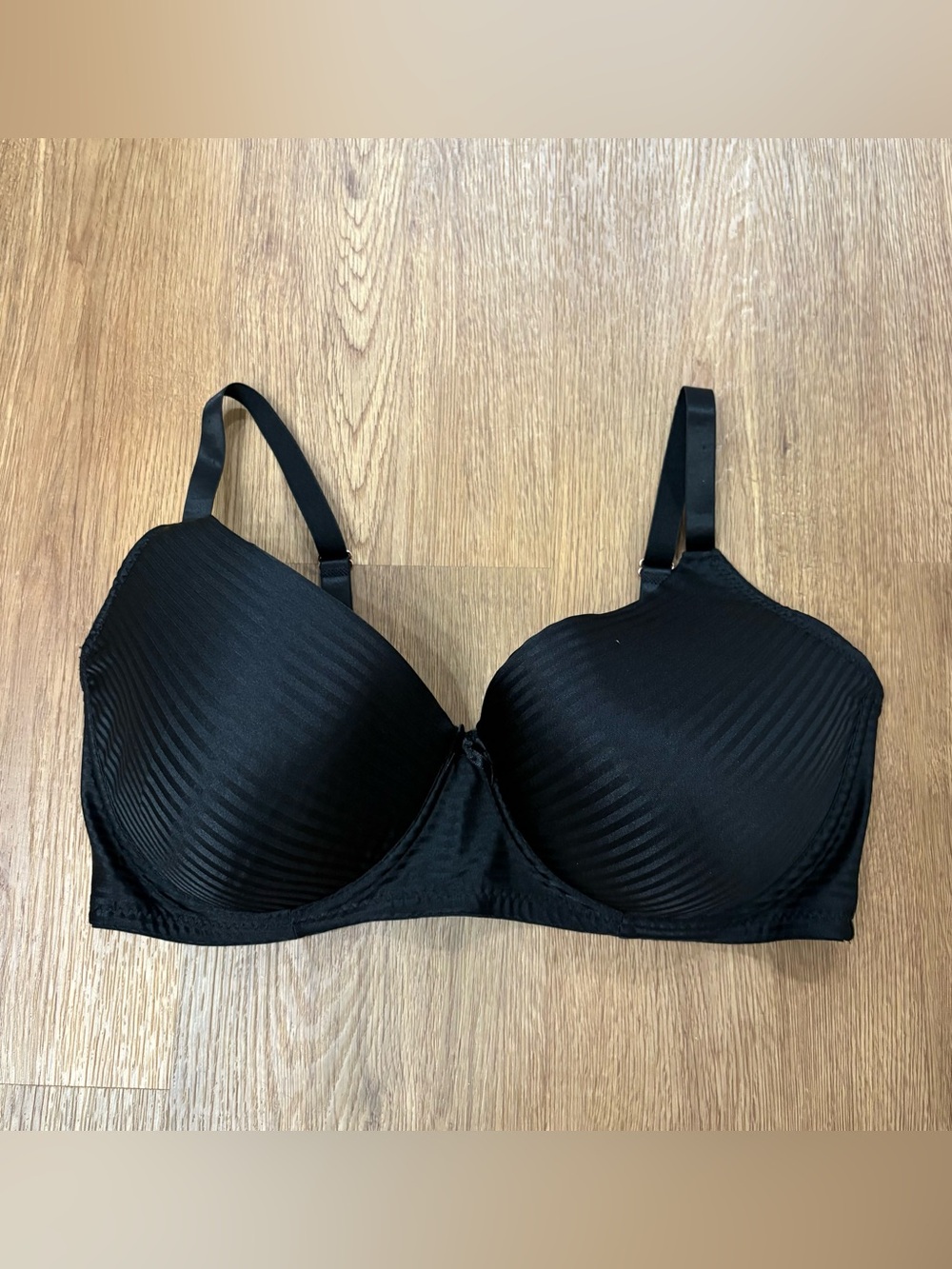 40D body embrace black bra